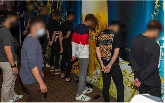 两周内，新加坡警方逮捕了151名私会党成员，最小的年仅16岁