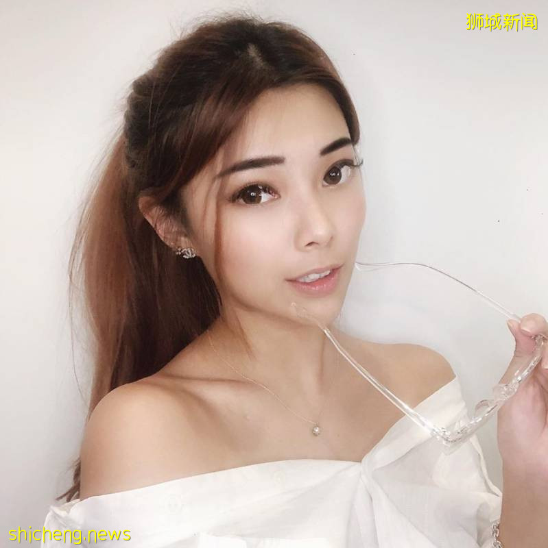 新加坡甜妹Gnitil，灿烂笑容超圈粉，穿比基尼辣翻海岸线