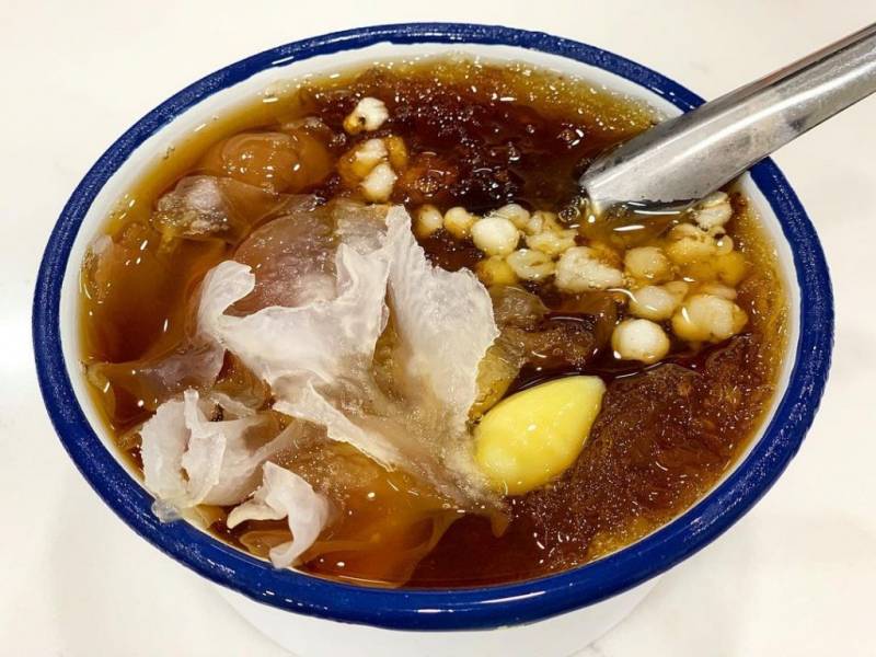 Bugis新发现🔍“Yat Ka Yan一家人”自制传统糖水店,价格从S$3起‼消暑滋润+美容养颜,甜蜜蜜喝不腻❤️