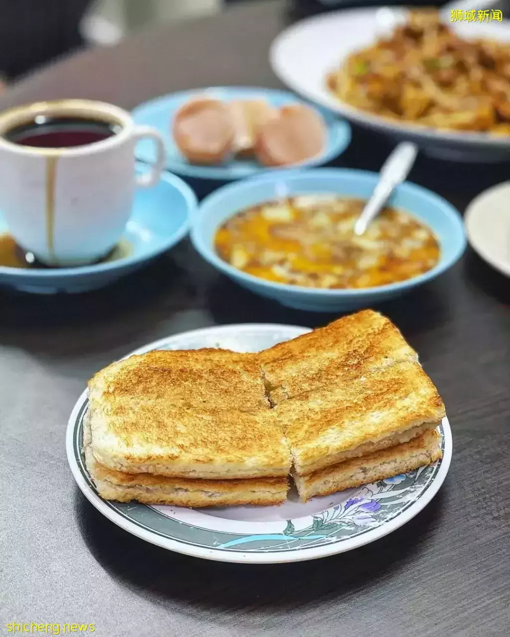 每天叫醒我的不是梦想 · 而是吃早餐! 盘点新加坡10家人气爆棚的咖椰吐司铺 · 香醇口感+爆浆牛油 · 确定不来一口吗