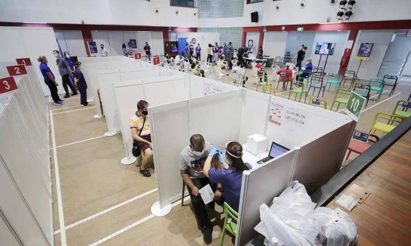 新加坡開始接種莫德納疫苗,這些人可申請提前接種