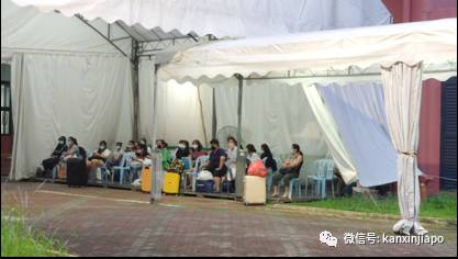 網友爆料：隔離苦等9小時、安排混亂無序、打科興被區別對待