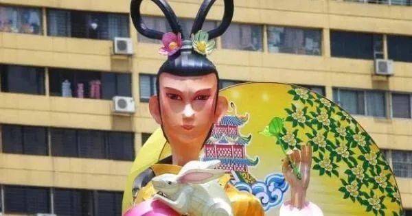 中秋明月夜,今宵歡樂多! 樂評牛車水燈飾