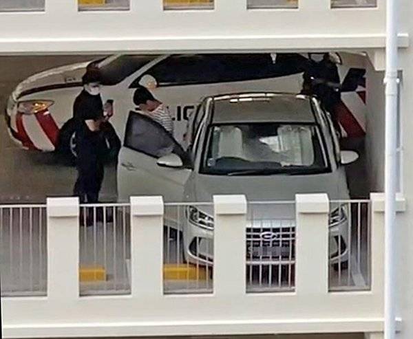 光天化日 男女車震 居民拍下報警