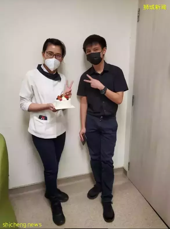 受配镜师家人启发 前空姐重返校园打开职业新篇章