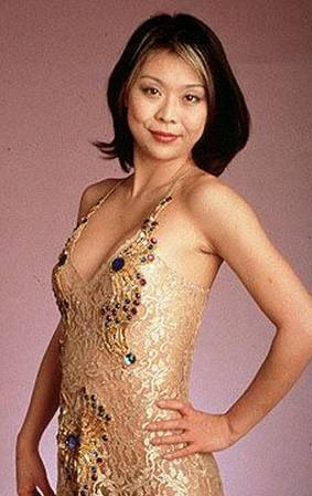 她，22歲中國女留學生，下海後在國外成人網站爆紅！網友評論亮了