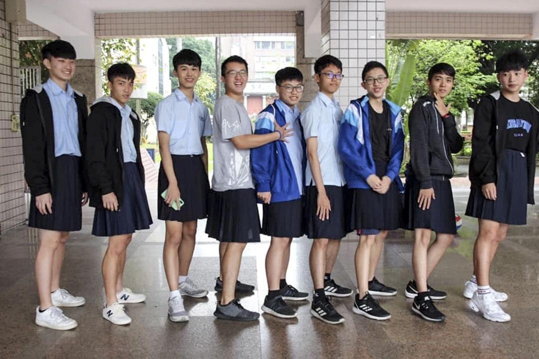 台湾首例 男学生也可以穿裙上课！背后原因是什么？