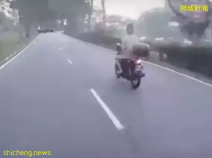 新加坡男子裸體騎摩托車，被網友拍下視頻