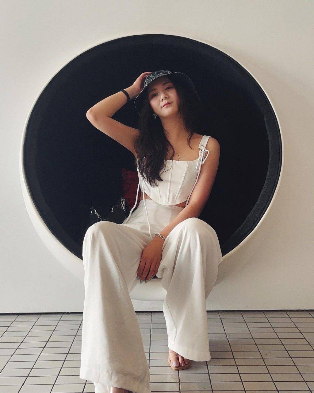 一切只有黑與白！私藏版黑白世界🤫 網紅爆款“Hotel Mono”容不下其他色彩的極簡純色酒店