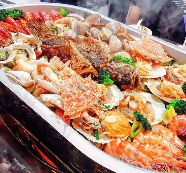 为什么“饥渴难耐”的新加坡人，都爱夜访这家不正经的店