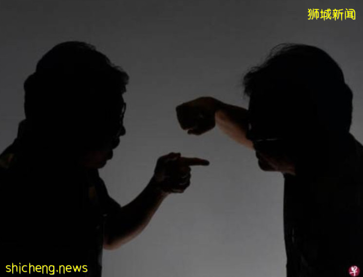 路霸自己打自己 報警稱挨揍!