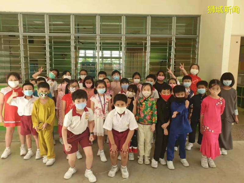 孩子們今天奇裝異服,竟是爲紀念新加坡那段暴亂的曆史