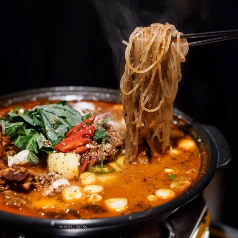 Don Dae Bak正宗韓式烤肉店！開至5AM的韓料店😱 街頭塗鴉風裝潢，自助燒烤+單點韓料