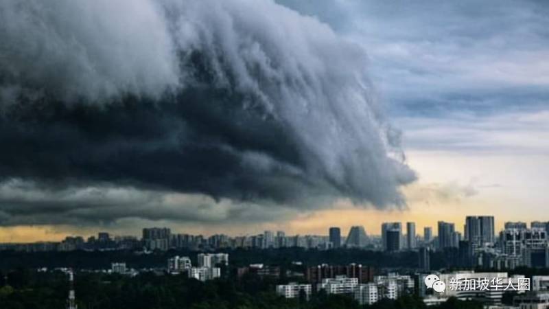 “黑云压城”再次来袭！新加坡天空出现罕见奇观