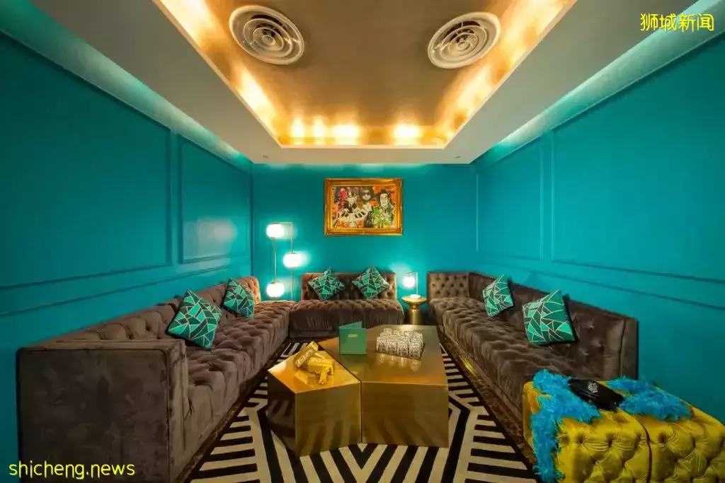 麥霸請注意！新加坡爆好評KTV盤點 · 高顔值包廂 + 超震撼音響效果+無限暢飲 · 千萬別說你只知道一個