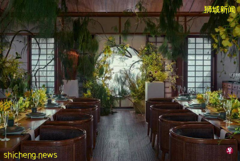 一场婚礼能让王薇薇缔造婚纱王国,也能让人开创热带花艺天地;看新加坡元建筑师如何为一直被人看扁的热带花卉翻案