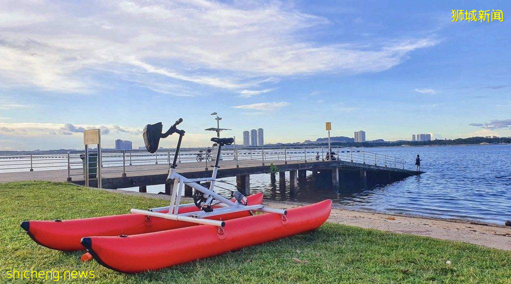 新加坡首个水上自行车即将上线🌊 海上悬浮不是梦!今年10月份开启乘风破浪模式🔛