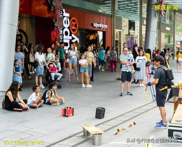 不穿衣服被邻居看到,应该罚款么?爱罚款的新加坡规定你知道多少