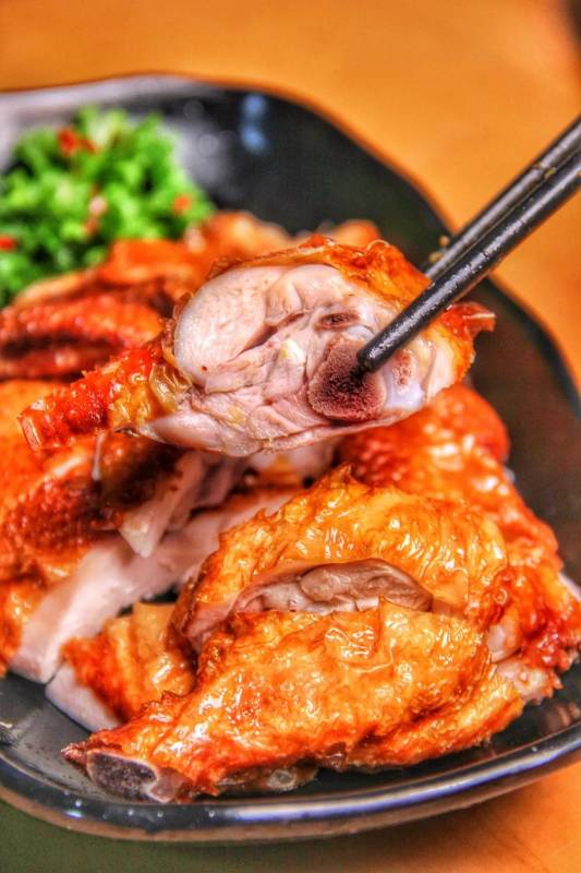 狮城港式粤菜四大名厨之一,坐镇新加坡河畔20年老字号,为你带来惊喜和福利