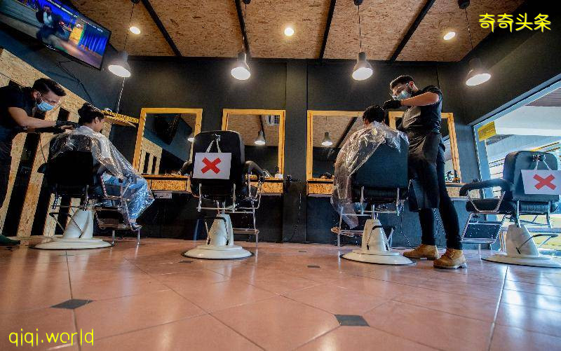 理发及美容店今起开工·9am至11am 60岁以上优先理发