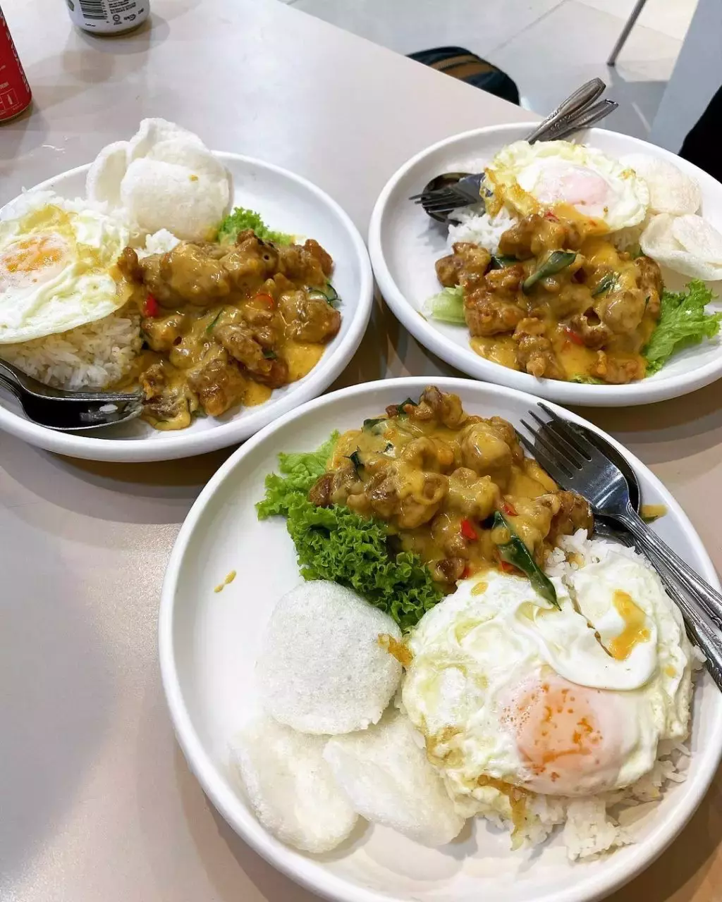 终于找到了!新加坡最好的咸蛋鸡丁饭🤤 咸蛋酱慢到要溢出来!超大一份只要S$5.90💥