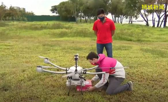 新加坡送餐黑科技 无人机送外卖来了!成功将炸鸡送至离岸船舶上