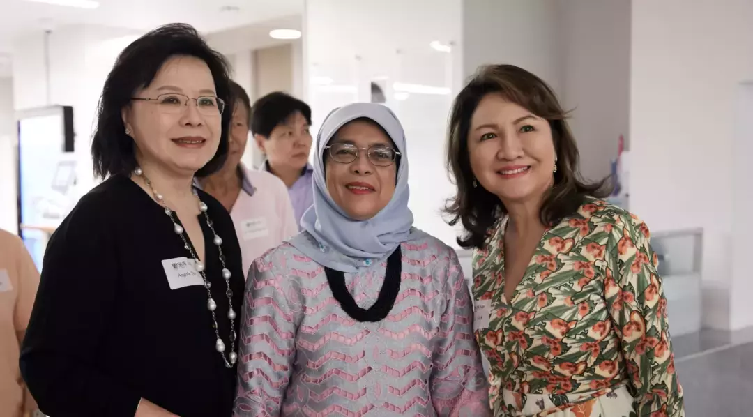 與我們的校友 – 總統 Halimah Yacob, 一起慶祝 SG 女性年