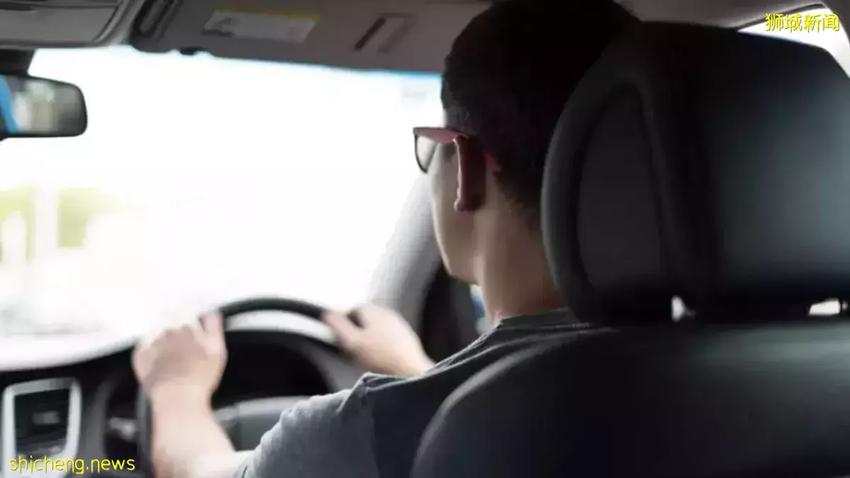 本地提倡每小时30公里低速驾驶 减少交通事故