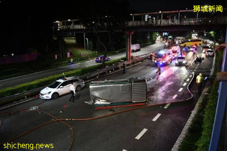 視頻曝光!新加坡多車連撞致1死6傷!羅厘側翻、小車起火濃煙滾滾