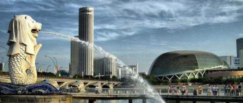 新加坡明明是华人国家，为什么好像处处针对中国