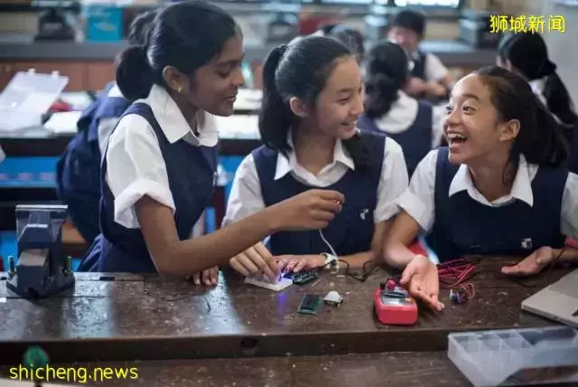 初中畢業,就可以去新加坡讀大學