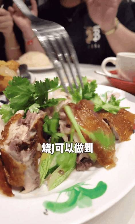 一站吃遍古早海南味:报纸咖喱饭,香酥烤猪排,招牌羊肉煲!人均$15吃到撑