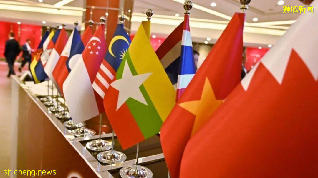 新加坡惊现2个百人感染群!至少26人二次确诊!免隔离国家变多了,李显龙感谢中国支持