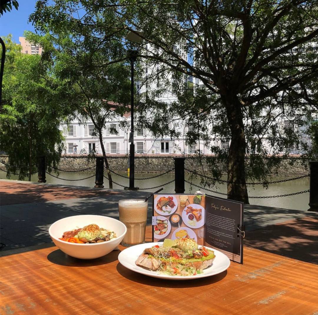 陰天的獅城，喚醒我的不是鬧鍾，而是"Egg Benedict"