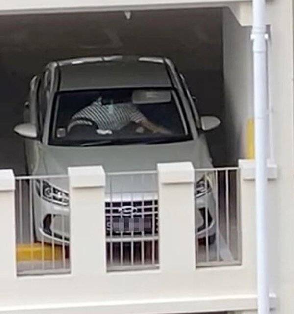 光天化日 男女車震 居民拍下報警