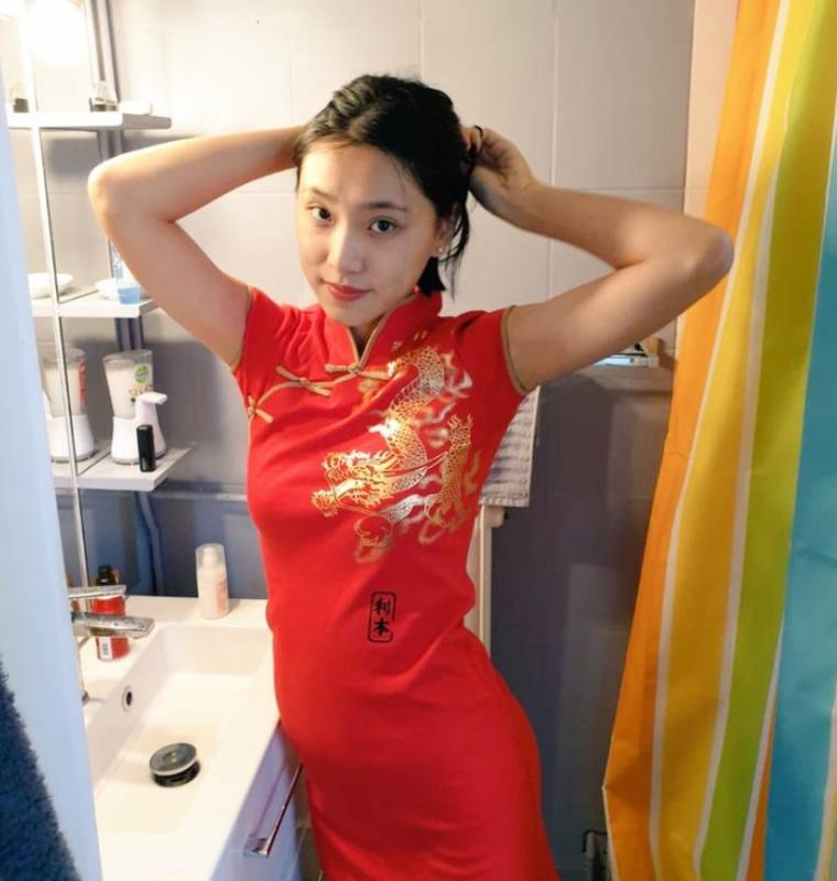 她，22歲中國女留學生，下海後在國外成人網站爆紅！網友評論亮了