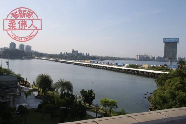 ◤肺炎疫情◢运输业者冀新加坡允准 司机确诊 换替补