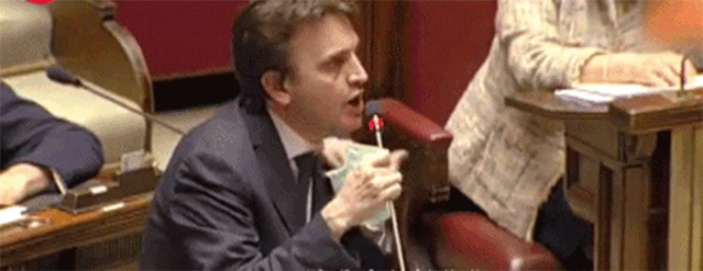 新增13例，累计130！全球最狠隔离令！新加坡已有4500多人不能出家门