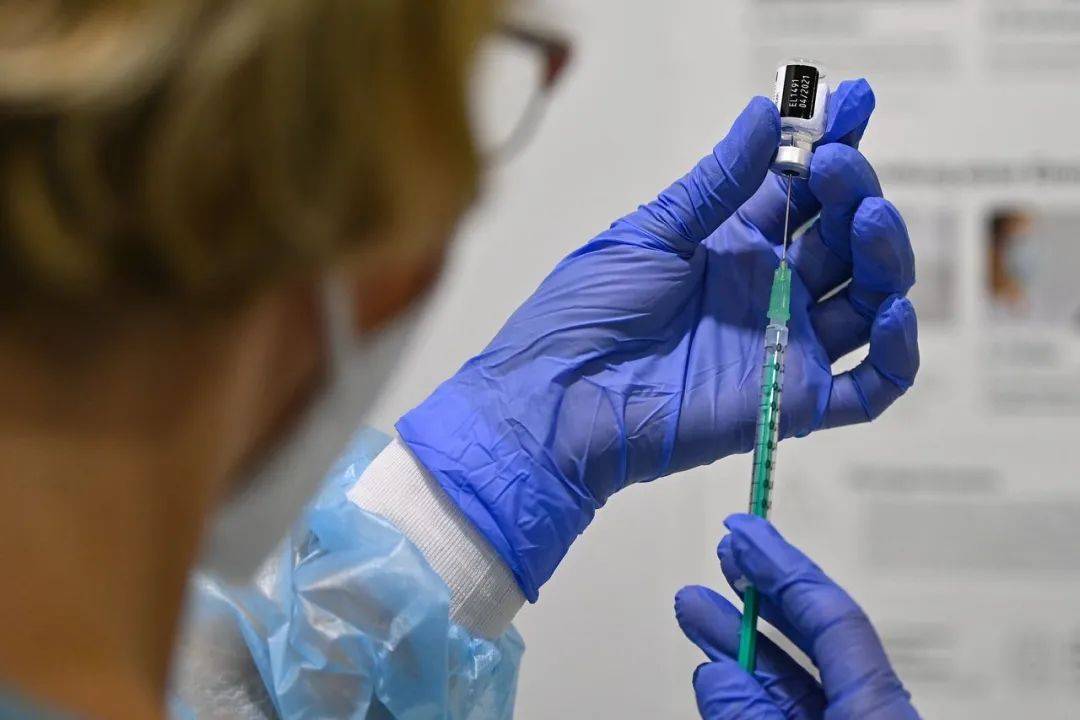 李顯龍：疫苗+檢測或可恢複國際旅遊！這21家診所可接種