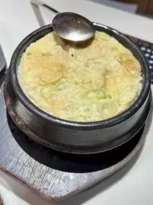 新加坡第一間韓式原木炭火烤肉,無限量啤酒、小菜,High起來