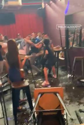 昨晚！新加坡這個地方，上演全島最“刺激”的平安夜混戰