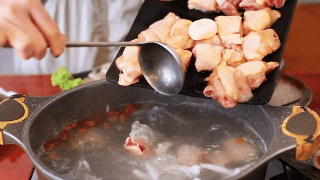 新加坡椰子鸡新店开业啦！椰子鸡吃多少送多少