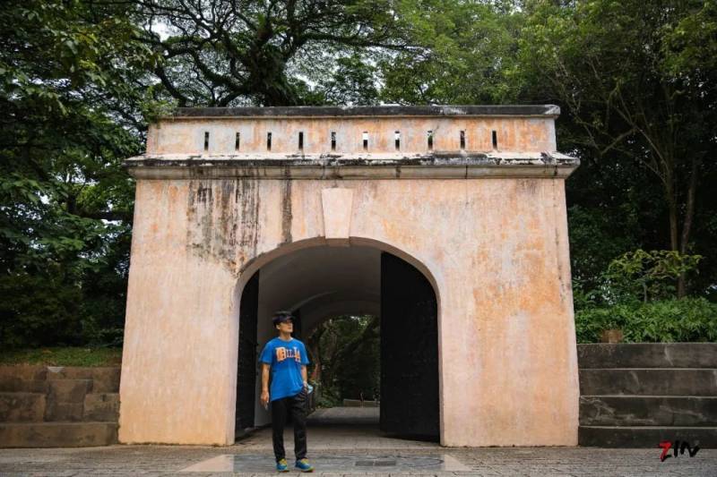 这座网红美照最多的小山,承载着新加坡那段血与火的历史