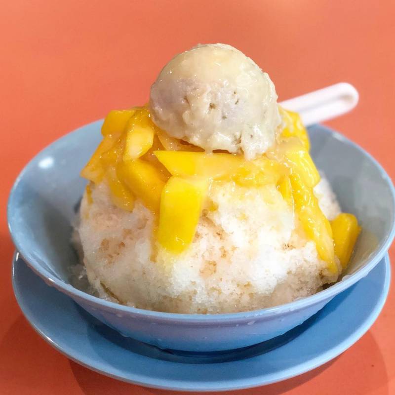 消暑大作戰❄️ 美食中心裏的平價甜品，“津津甜品”一碗S$1.50起🤩 流氓冰品、料足降火