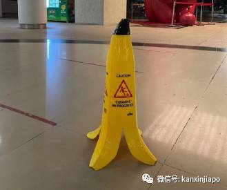 “排队取钱时,竟被植入了美女和金钱的故事 ” 新加坡的标语也太神奇了