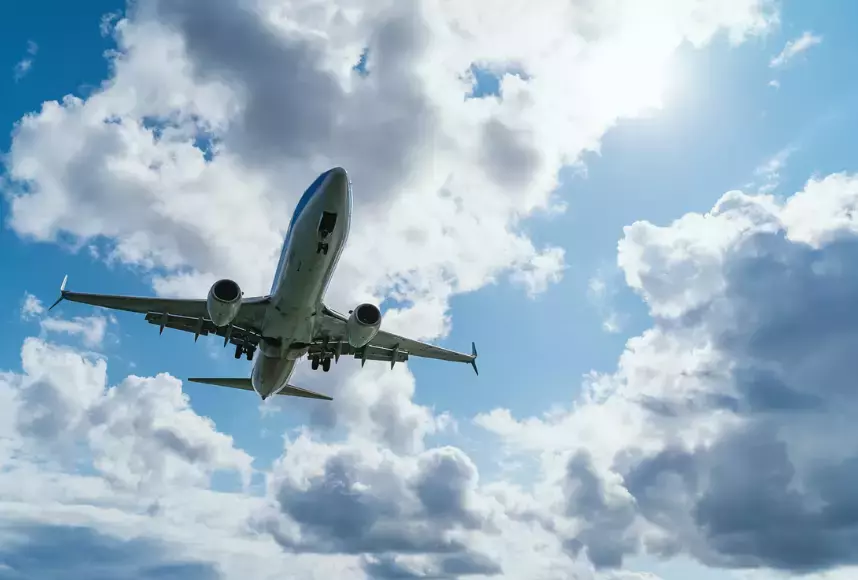 防止冠病新變種奧密克戎擴散!新加坡從明天起收緊入境防疫措施