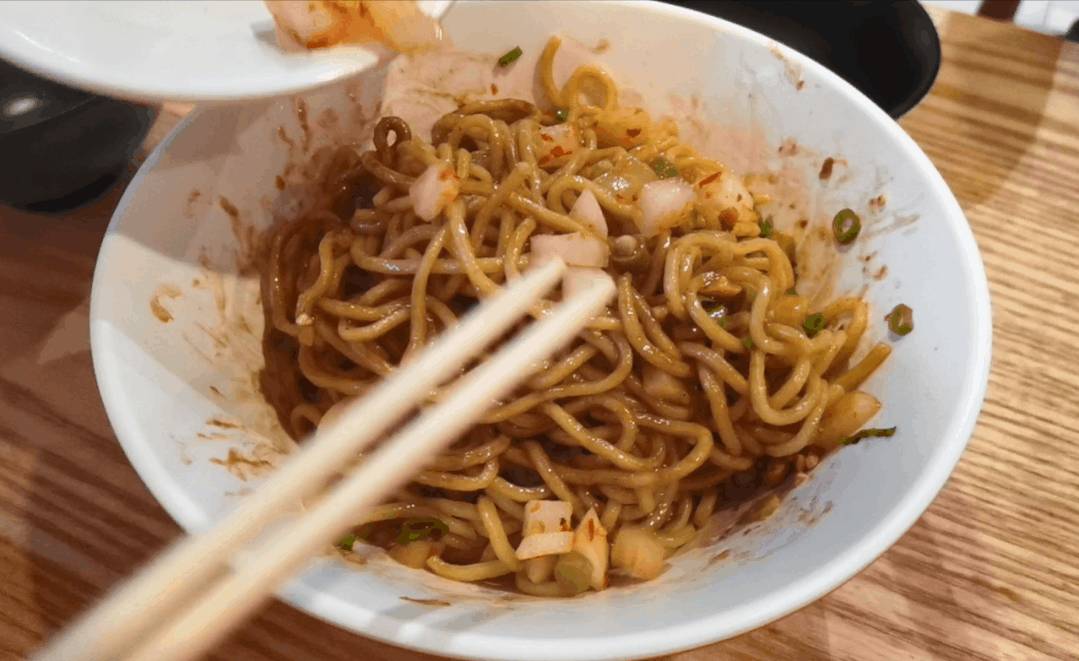 武汉热干面、新疆风味烤串来新加坡了！吃面撸串仅9.9新币，手慢无