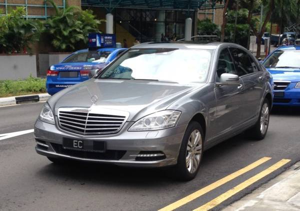 以“E”开头超过40年历史 古董车牌标价240万