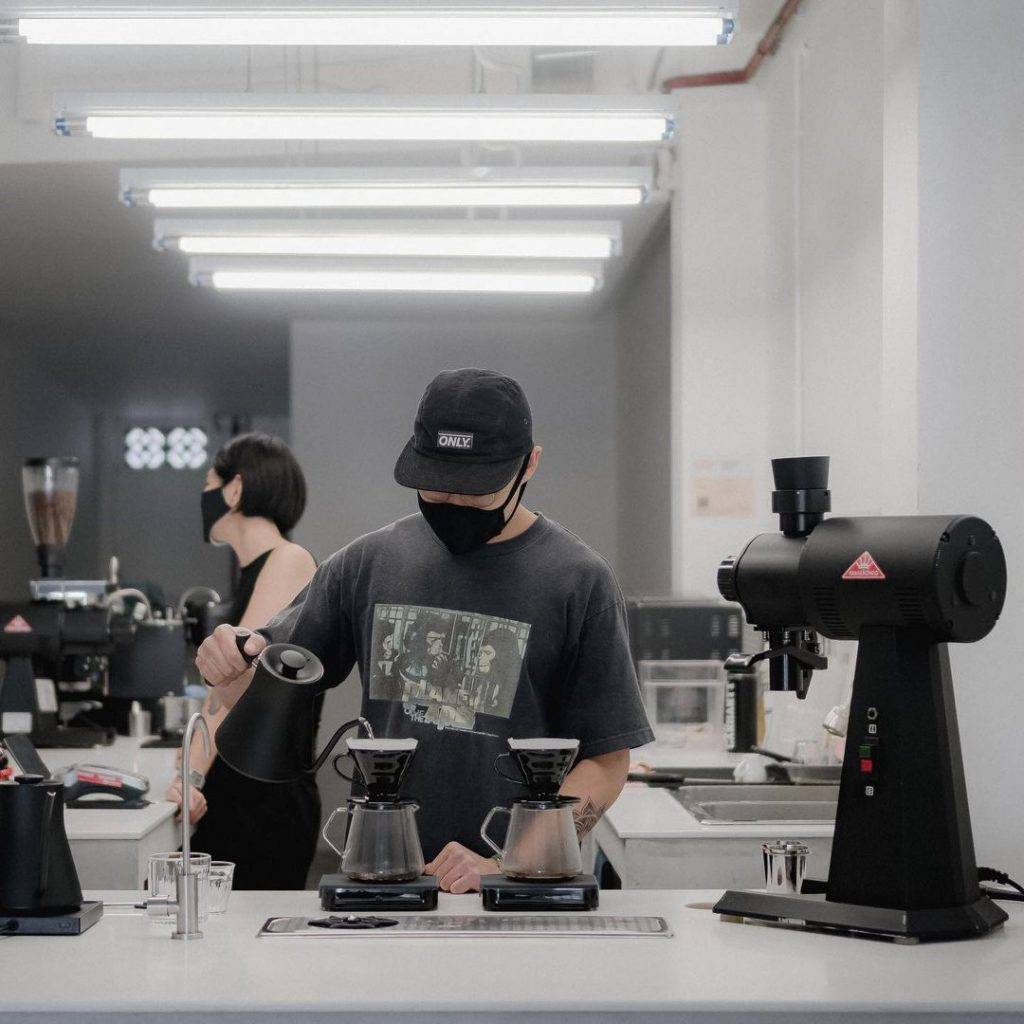 新加坡最“簡陋”咖啡館☕️ 極簡工業風“Double Up Coffee”回頭率一百分💯 簡約卻不簡單