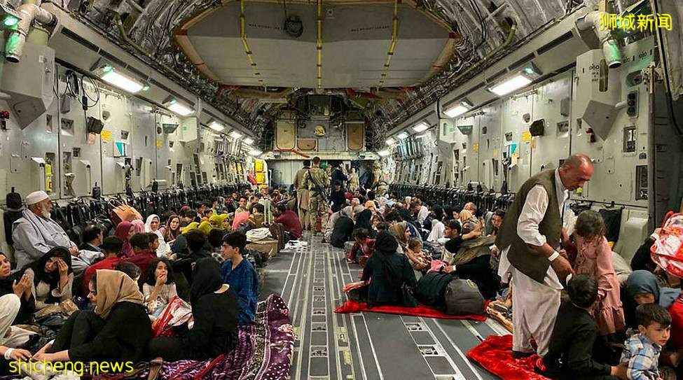 阿富汗机场2次爆炸、72人死亡！新加坡已紧急派出运输机协助撤离
